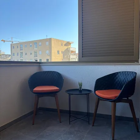 Regal Splendor Apartment *