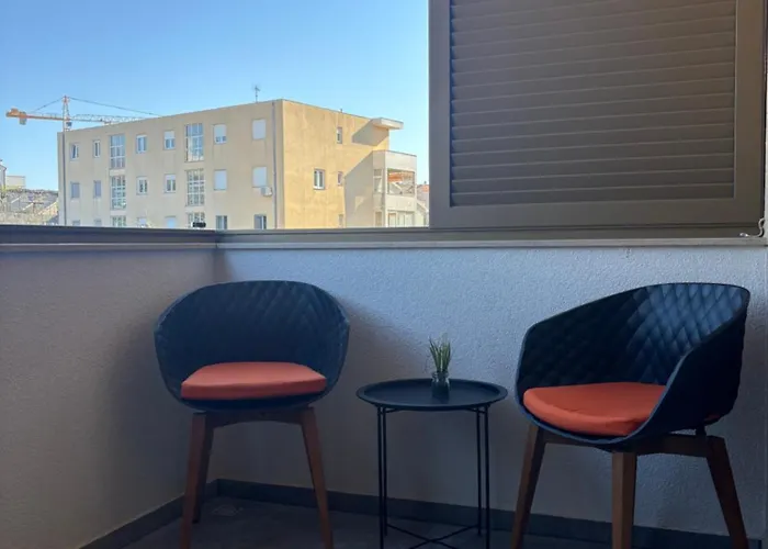 Regal Splendor Apartment *